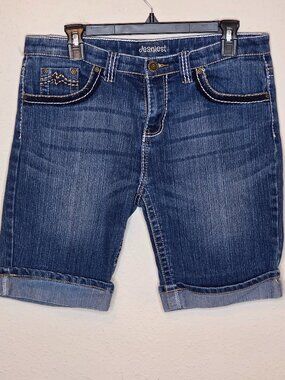 Jeaniest Heavy Stitch Rolled Hem Bermuda Length Denim Junior's Shorts, Size 13
